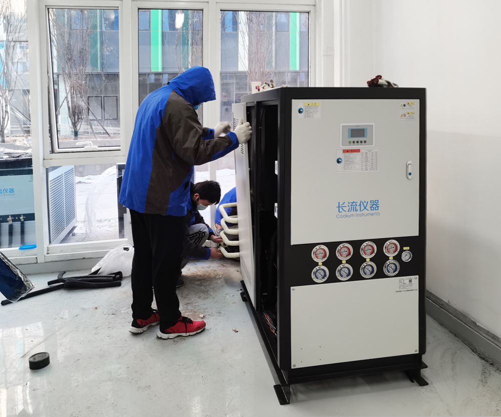 工業冷水機現場安裝.jpg 工業冷水機現場安裝.jpg