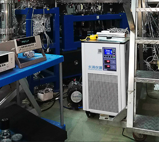 精密冷水機.jpg 精密冷水機.jpg