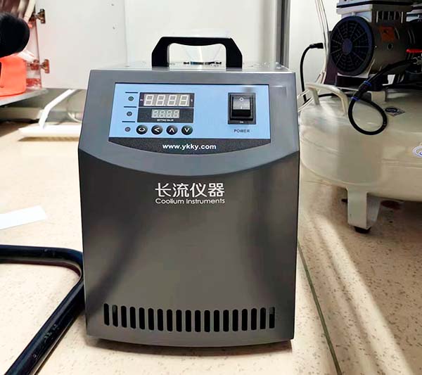 小型冷水機.jpg 小型冷水機.jpg