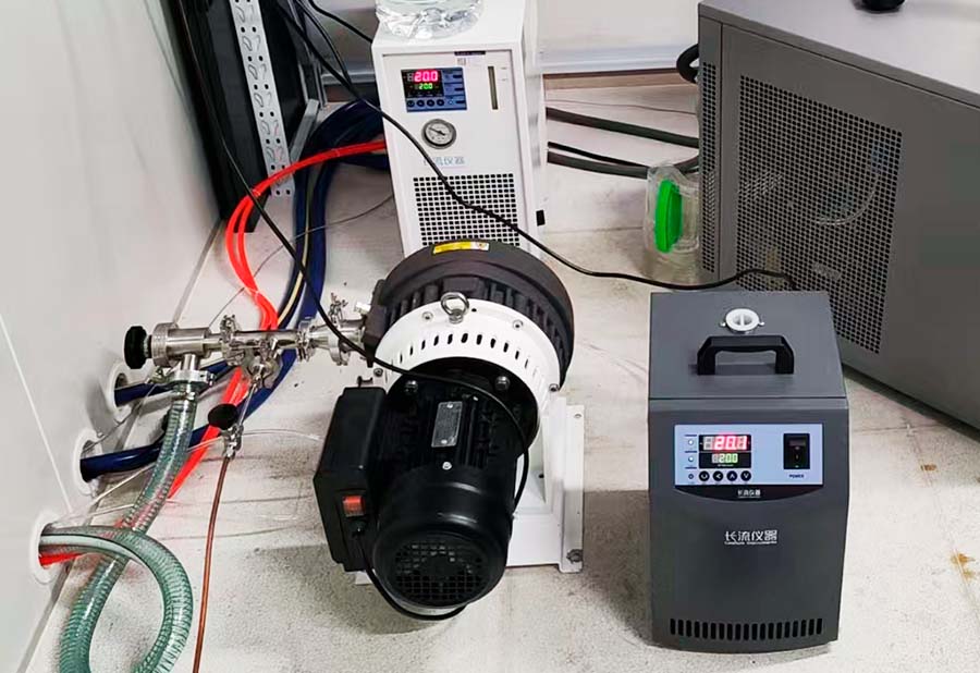 小型冷水機.jpg 小型冷水機.jpg