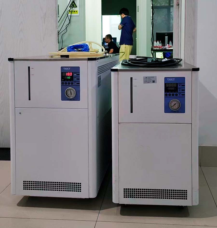 風(fēng)冷式精密冷水機.jpg 風(fēng)冷式精密冷水機.jpg