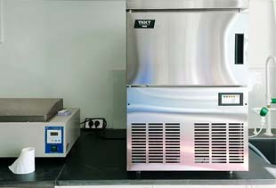 雪花制冰機已成為實驗室不可或缺的制冰設備